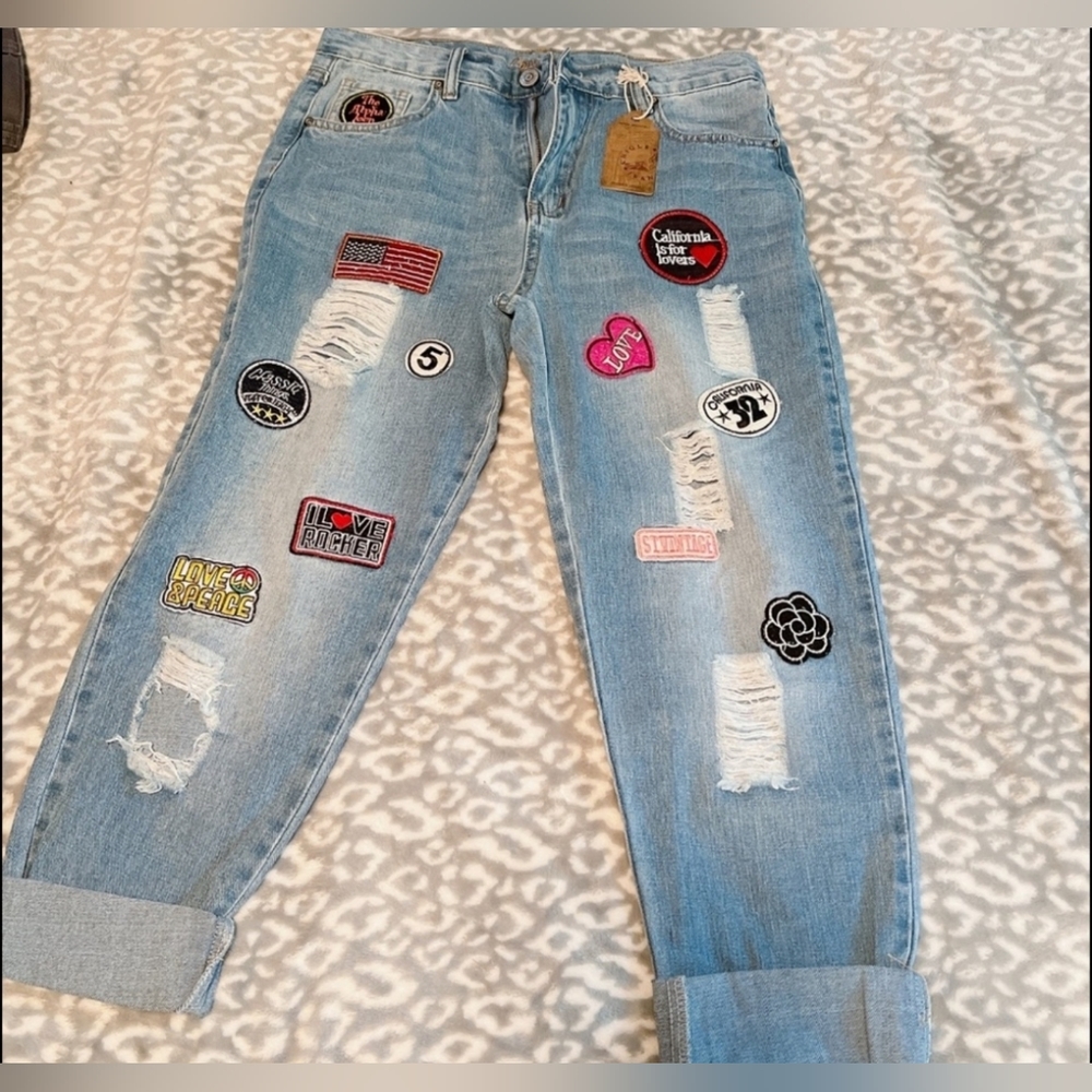 Vintage Women's Patchwork Jeans-Sz M also measures 29 in. Very clean!